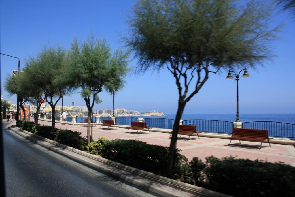 Unbeatable Location Valletta And Harbour Views Apartment Слима Екстериор снимка