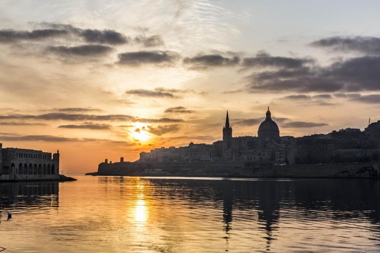 Unbeatable Location Valletta And Harbour Views Apartment Слима Екстериор снимка