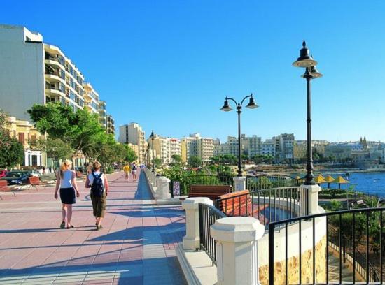 Unbeatable Location Valletta And Harbour Views Apartment Слима Екстериор снимка